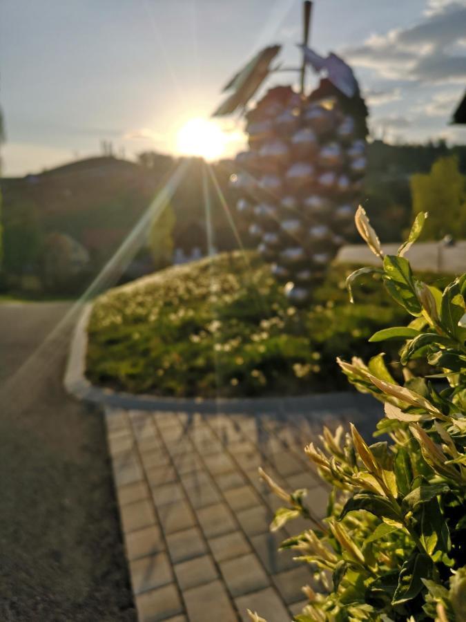 Weingut-Gaestezimmer Uhl Ratsch an der Weinstraße 외부 사진