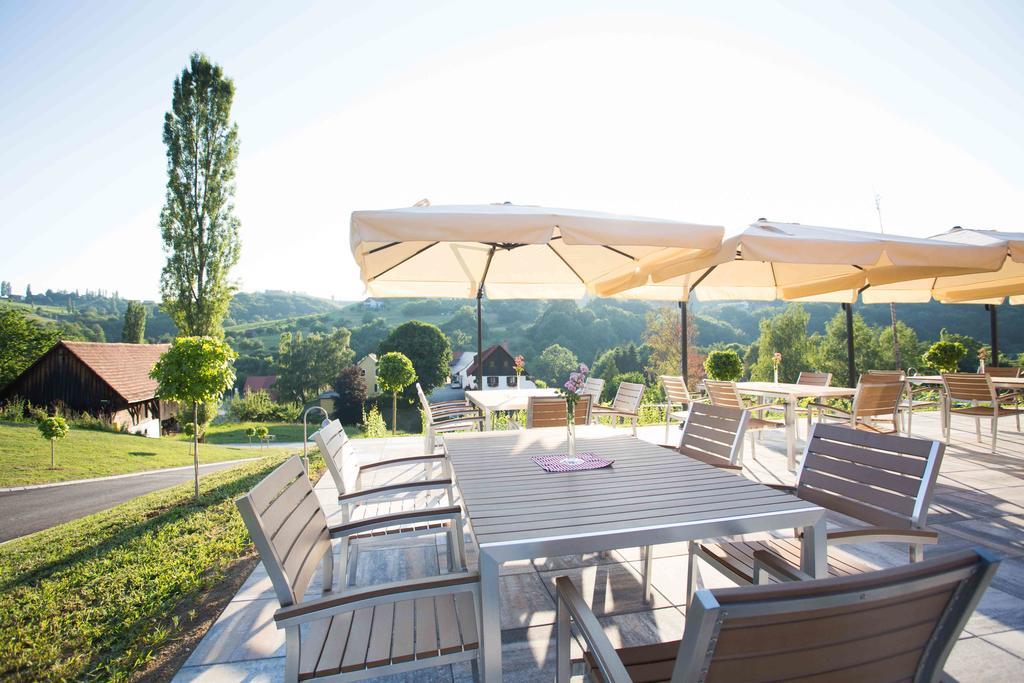 Weingut-Gaestezimmer Uhl Ratsch an der Weinstraße 외부 사진