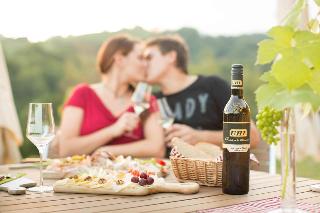 Weingut-Gaestezimmer Uhl Ratsch an der Weinstraße 외부 사진